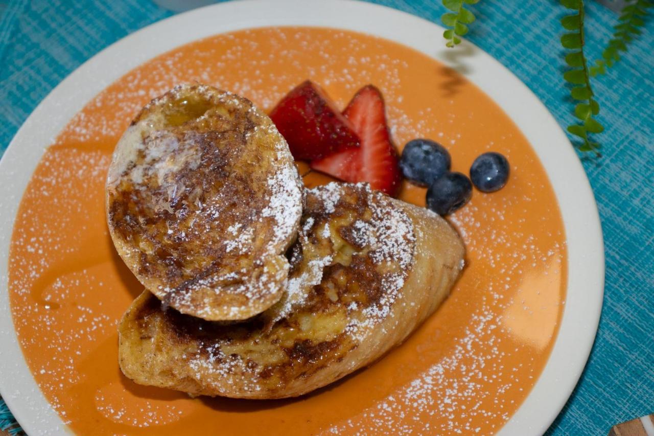 The Serene House Bed & Breakfast Luquillo Buitenkant foto
